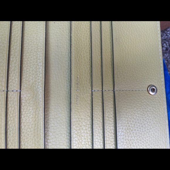 Tory Burch Robinson Zip Slim Wallet - Picture 3 of 3